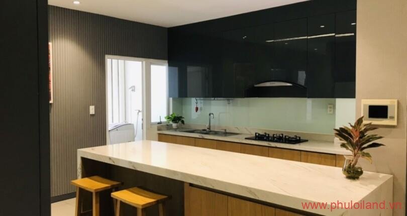 can-canh-khong-gian-bep-rong-rai