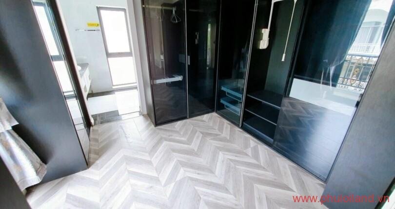 can-canh-tu-quan-ao-trong-phong-thay-do