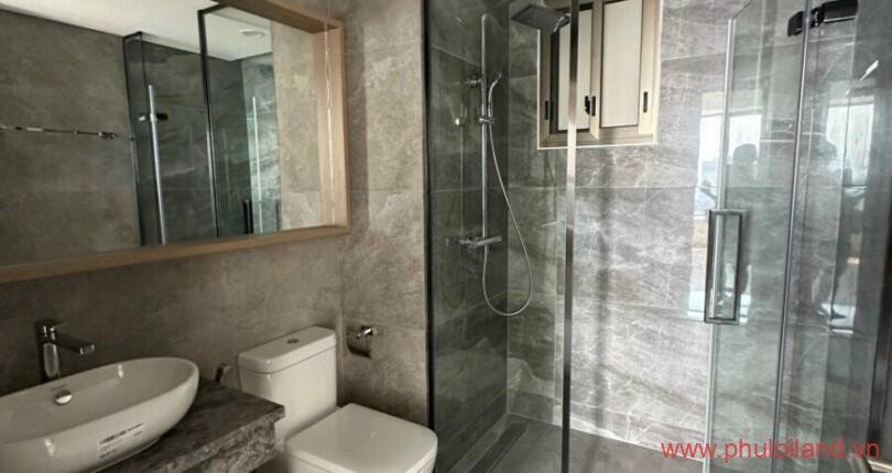 can-ho-co-2-nha-tam-day-du-thiet-bi-cao-cap-nhu-hinh