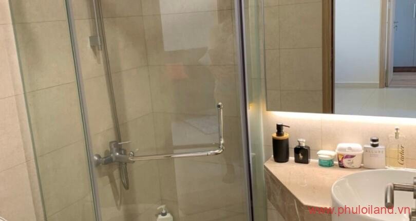 can-ho-co-2-nha-tam-day-du-thiet-bi-nhu-hinh