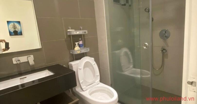 can-ho-co-2-nha-tam-day-du-thiet-bi-nhu-hinh