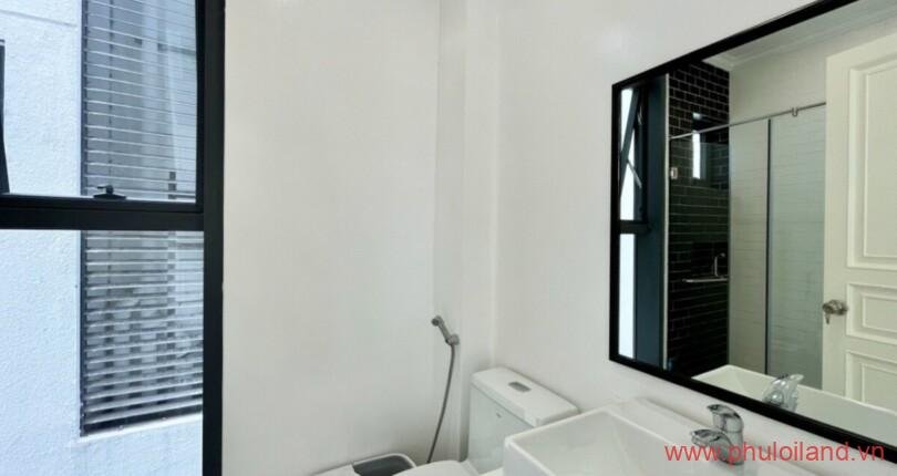 can-ho-co-3-toilet-trang-thiet-bi-day-du-nhu-hinh