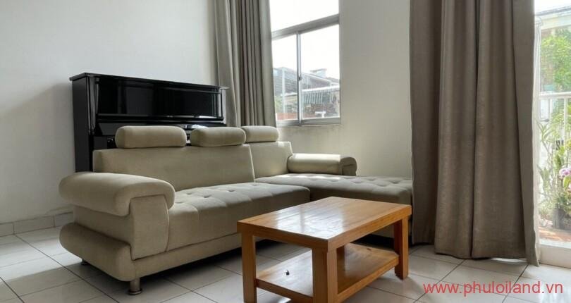 hinh-anh-phong-khach-can-ho-ban