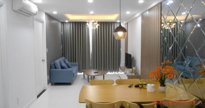 hinh anh phong khach can ho can ban nhin ve huong dong nam. 1 810x430 - Kẹt tiền bán căn hộ chung cư Scenic Valley 1, 80m2, view trực diện hồ bơi, giá 4.3 tỷ, nhà đang có hợp đồng thuê.