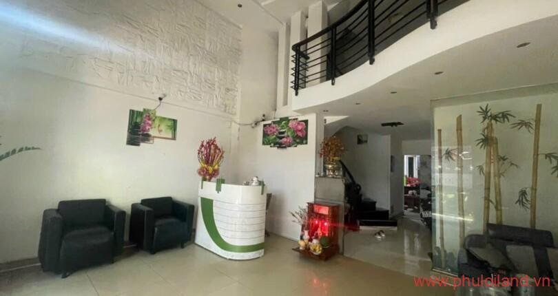 hinh-anh-tang-tret-va-lung-nha-pho-ban