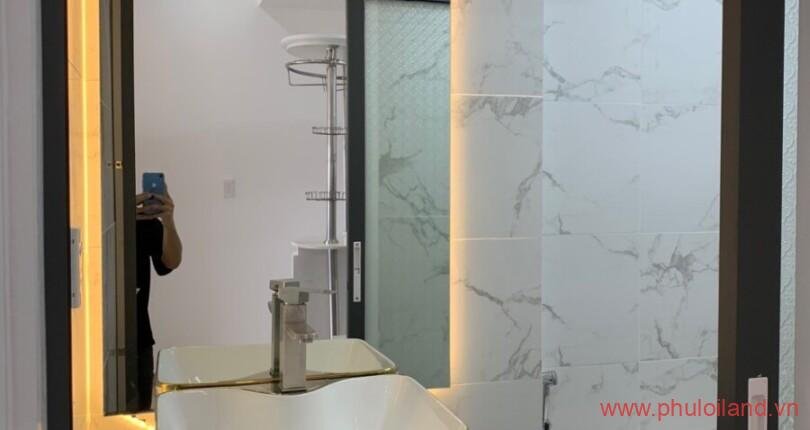 khong-gian-rua-tay-can-ho-hung-vuong-3