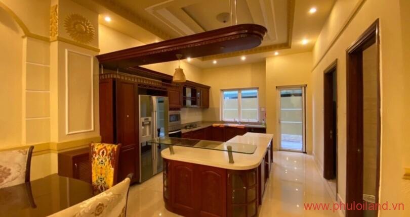 khu-vuc-bep-cua-biet-thu-cho-thue-nam-thong-1