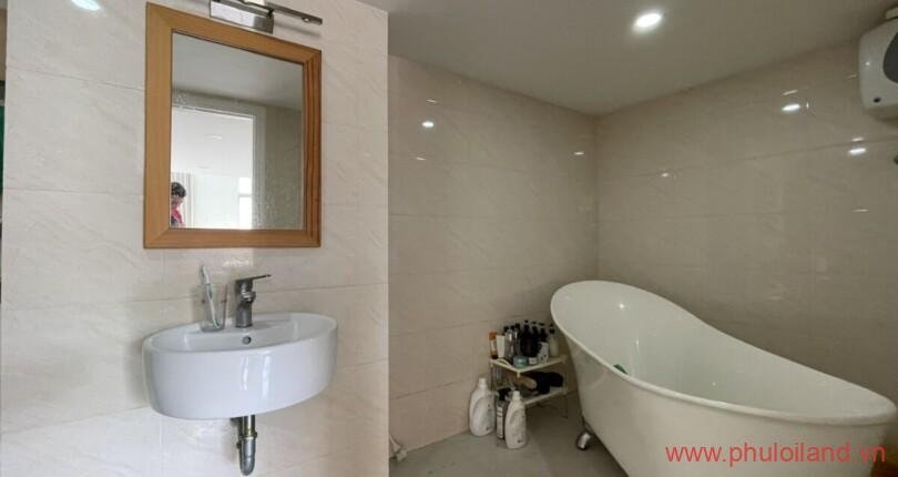 khu-vuc-bon-tam-ben-trong-can-ho