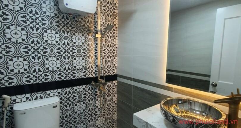 khu-vuc-tolet-ben-trong-can-ho (2)