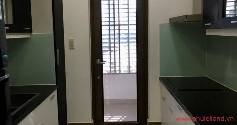 phong-bep-trong-nha-ban