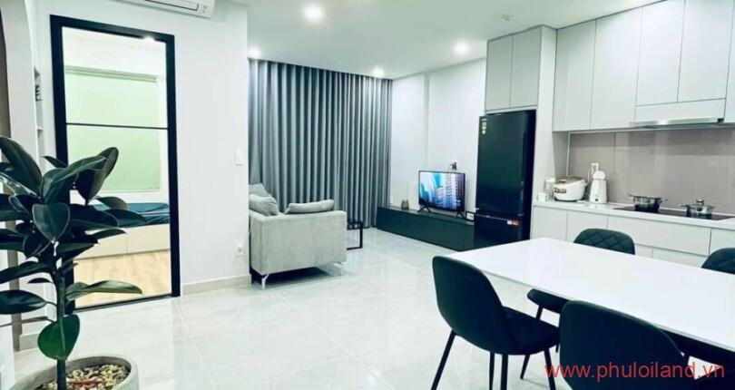 phong-khach-cua-can-ho-can-ban-sunrise-riverside (2)