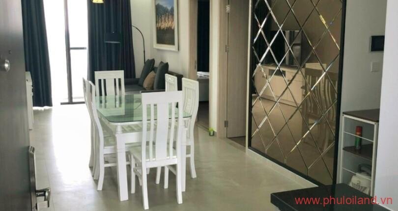 phong-khach-trong-can-ho-can-cho-thue-hung-phuc-premier (2)