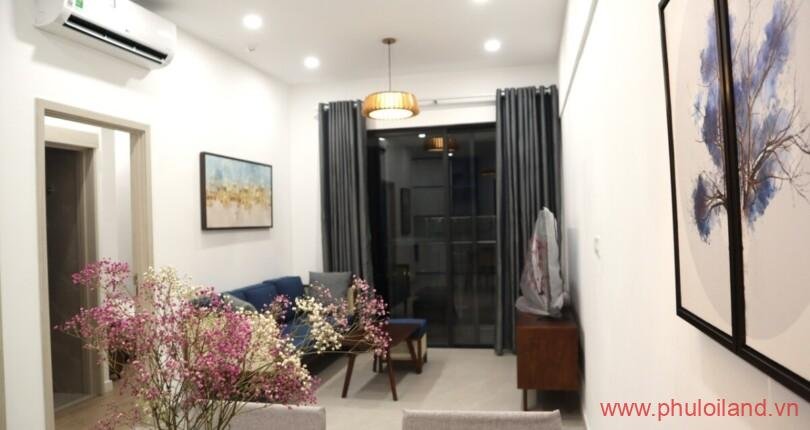 phong-khach-trong-can-ho-can-cho-thue-hung-phuc-premier