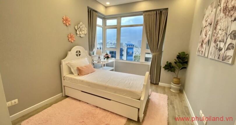 phong-ngu-mau-hong-cho-be-gai