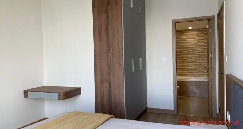 phong-ngu-rong-rai-day-du-thiet-bi-noi-that