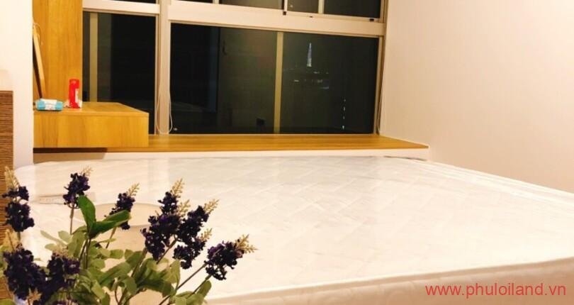 phòng ngủ có cửa sổ