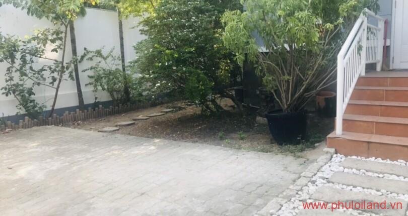 san-vuon-trong-biet-thu-nam-phu-ban