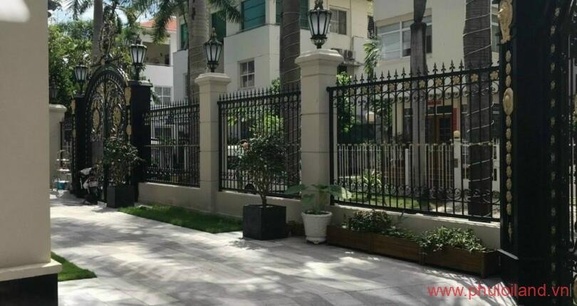 san-vuon-truoc-biet-thu-ban