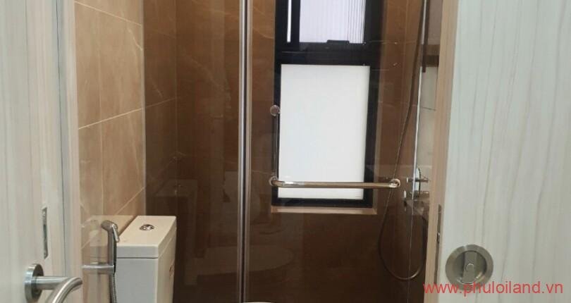 toilet-2-trong-can-ho-can-cho-thue-hung-phuc-premier