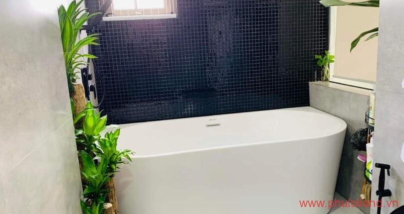 toilet-cua-can-ho-can-ban-sai-gon-south