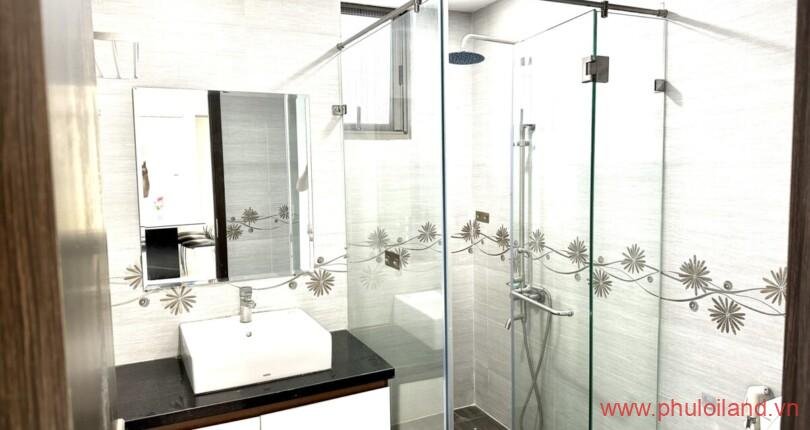 toilet-cua-can-ho-can-cho-thue-sai-gon-south