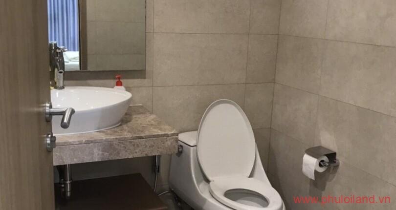 toilet-phu-trong-can-ho-can-cho-thue-urban-hill
