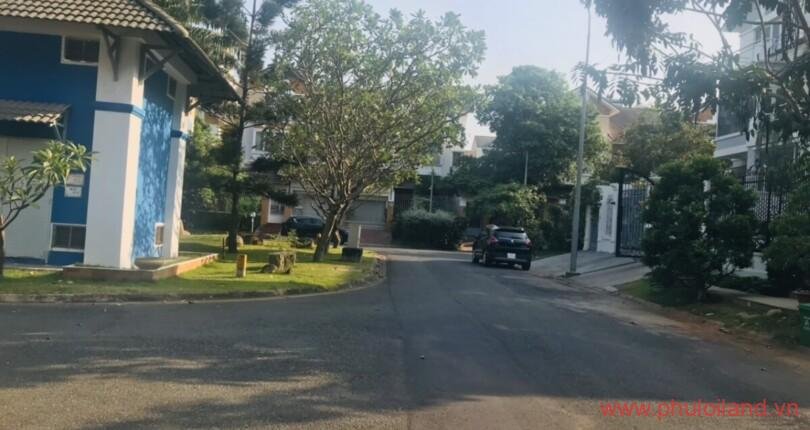 vi-tri-biet-thu-ban-toa-lac-tren-duong-9a-kdc-nam-phu-villas