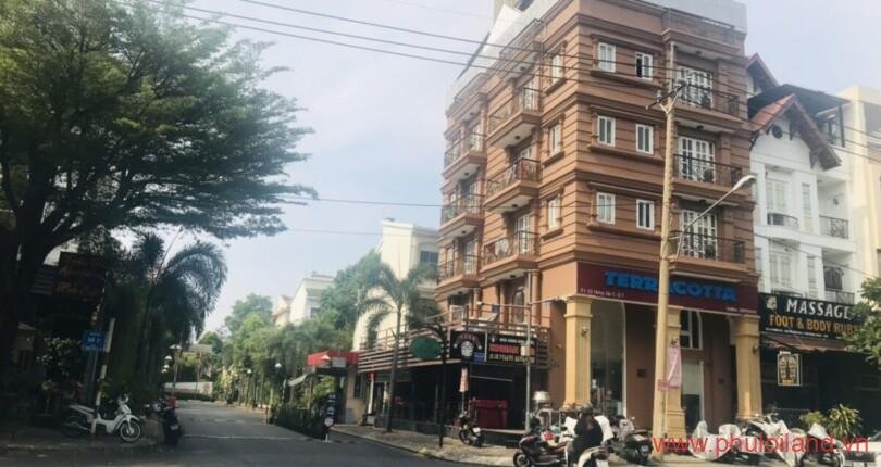 vi-tri-toa-nha-can-ban-toa-lac-tren-goc-duong-so-2-va-duong-bui-bang-doan-phuong-tan-phong-quan-7