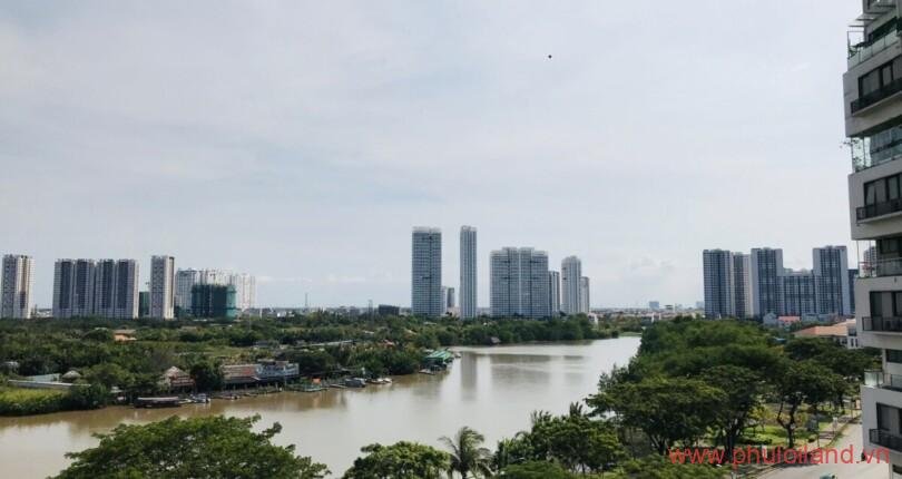 view-nhin-tu-ban-cong-phong-khach-can-ho