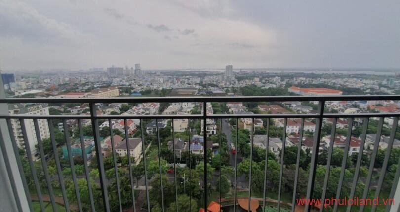 view-nhin-tu-ban-cong-phong-khach-can-ho-ban