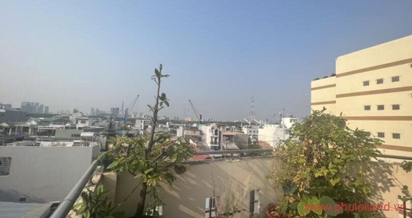 view-nhin-tu-ban-cong-san-thuong-nha-dat-ban