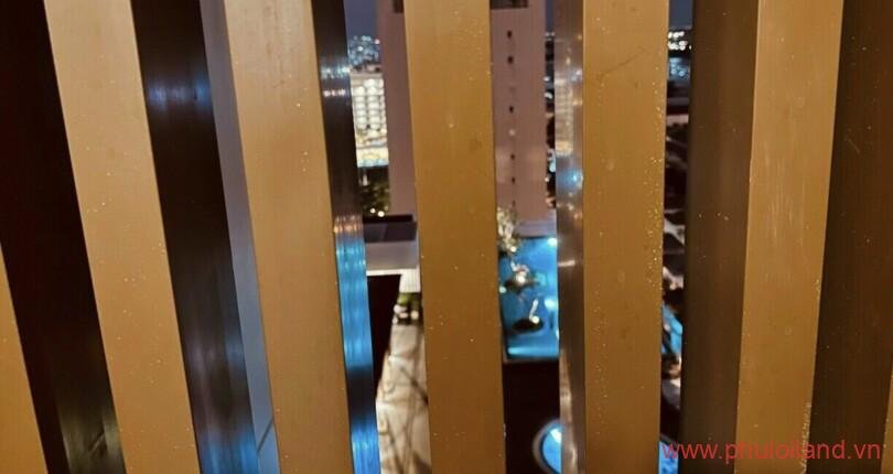 view-nhin-tu-loga-thay-ho-boi-ke-ben