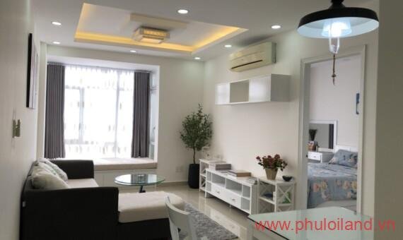 Cần bán nhanh căn hộ Sky Garden 3. DT 68m2 Nhà đẹp- Nội thất như hình- lầu 16 Nhà trống. Giá 2.9 Tỷ. LH 0906 879 489 Ms Trinh