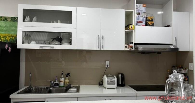 bep-cua-can-ho-can-ban-green-valley