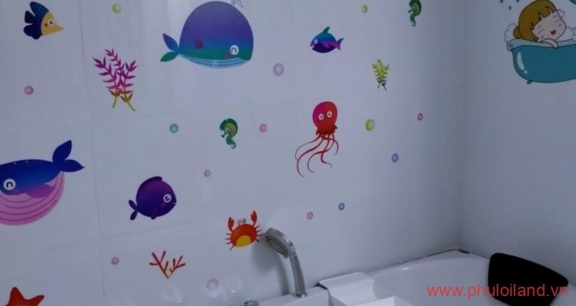 can-ban-can-ho-hung-vuong-khu-vuc-bon-tam-ben-trong-can-ho