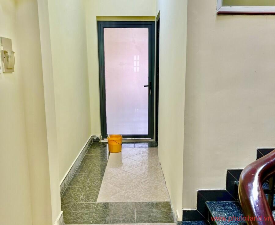 can ban nha duong thu khoa huan quan 1 2 900x738 - CẦN BÁN NHÀ QUẬN 1 NGANG 4M DÀI 19M, 9 PHÒNG VÀ 11 WC