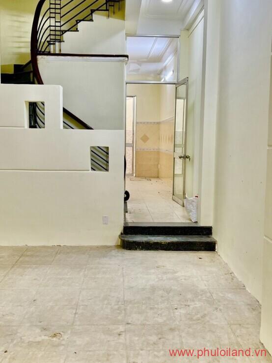 can ban nha duong thu khoa huan quan 1 3 554x738 - CẦN BÁN NHÀ QUẬN 1 NGANG 4M DÀI 19M, 9 PHÒNG VÀ 11 WC