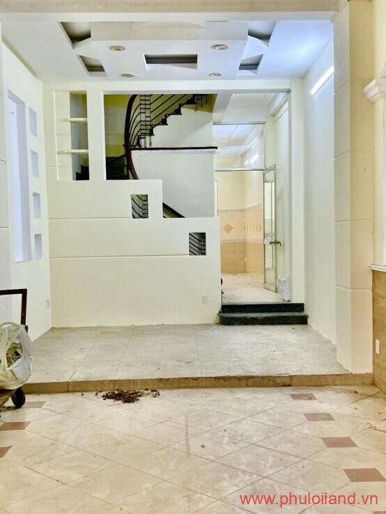 can ban nha duong thu khoa huan quan 1 7 554x738 - CẦN BÁN NHÀ QUẬN 1 NGANG 4M DÀI 19M, 9 PHÒNG VÀ 11 WC