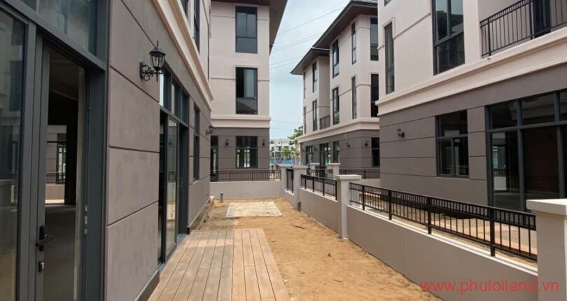 can-canh-san-vuong-ben-hong-biet-thu-ban