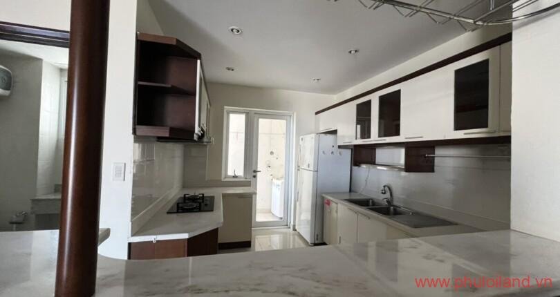 hinh-anh-bep-trong-can-ho-ban