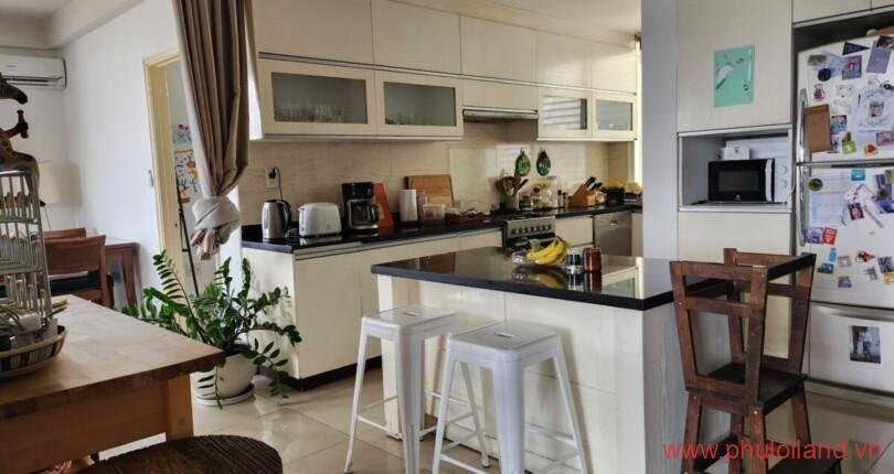 hinh-anh-bep-trong-can-ho-ban