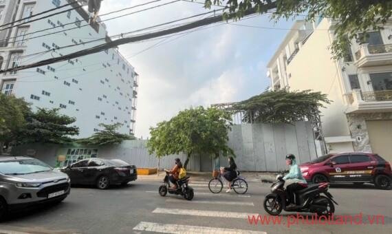 Mua bán đất nền diện tích lớn phù hợp xây cao ốc văn phòng Phường Tân Quy Quận 7 T5/2023