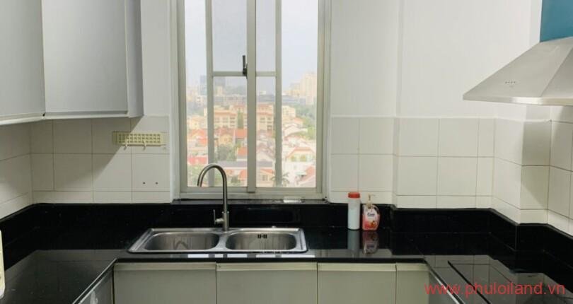 khong-gian-bep-rong-rai