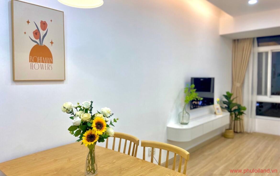 phong khach can ho can ban sky garden 2 1170x738 - Cần bán căn hộ Sky Garden 3, 2pn, 2wc, full nội thất đẹp như hình - giá: 3,290 tỷ