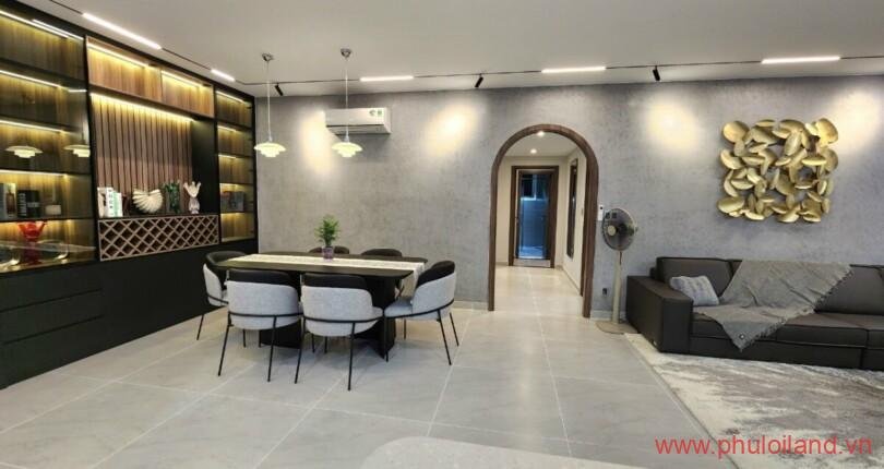 phong-khach-cua-can-ho-can-ban-riverpark-residence (2)