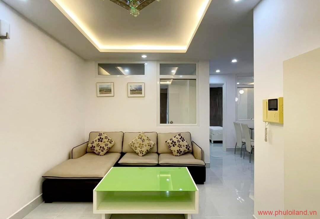 phong khach cua can ho can ban sky garden 3 2 7 1080x738 - Sang nhượng căn hộ Sky Garden 3, 56m2, lầu cao, thiết kế 2pn, 1wc, nhà đẹp như hình- Giá: 2,550 tỷ bớt lộc.