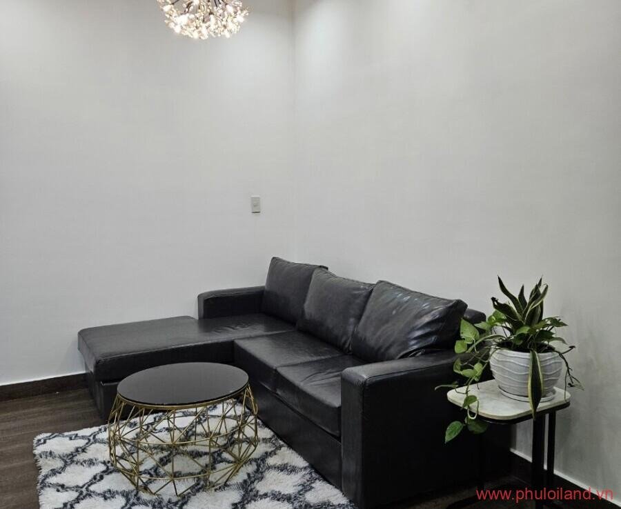 phong khach cua can ho can ban sky garden 3 3 1 900x738 - Cần bán căn hộ Sky Garden 3, 56m2, 2pn, 2wc, lầu trung, giá: 2,520 tỷ bớt lộc.