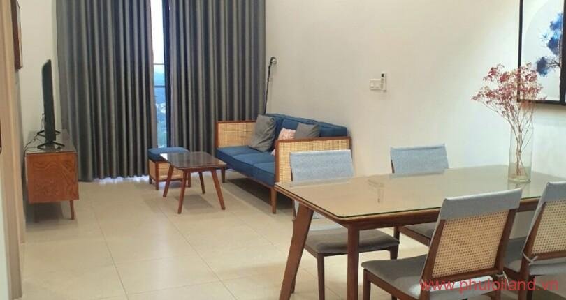 phong-khach-cua-can-ho-can-cho-thue-hung-phuc-2