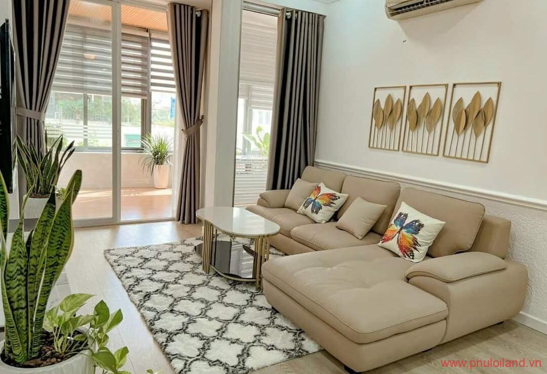 phong khach cua can ho can cho thue sky garden 1 7 Copy 1080x738 - Sang nhượng căn hộ Sky Garden 1, căn góc 89m2 + sân, 3pn, 2 toilet, giá: 6,250 tỷ thương lượng.