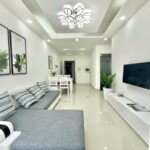 phong-khach-trong-can-ho-can-ban-sky-garden-3 (4)
